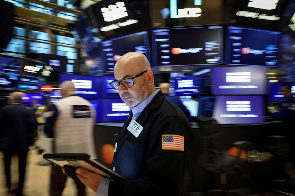Traders at the NYSE