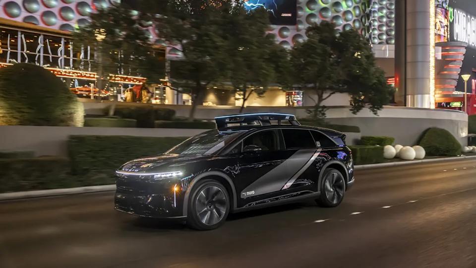 Uber-Lucid Robotaxi at CES 2023